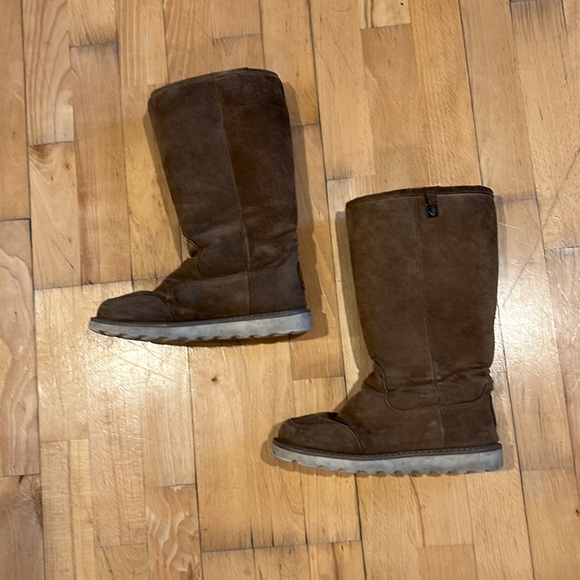 BearPaw tall leather winter sherpa lined boots Womens 8 - Picture 1 of 8